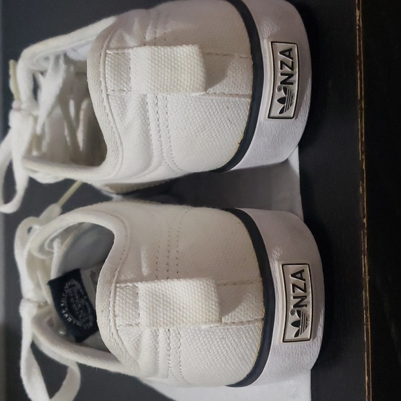 Adidas shoes - Picture 4 of 10